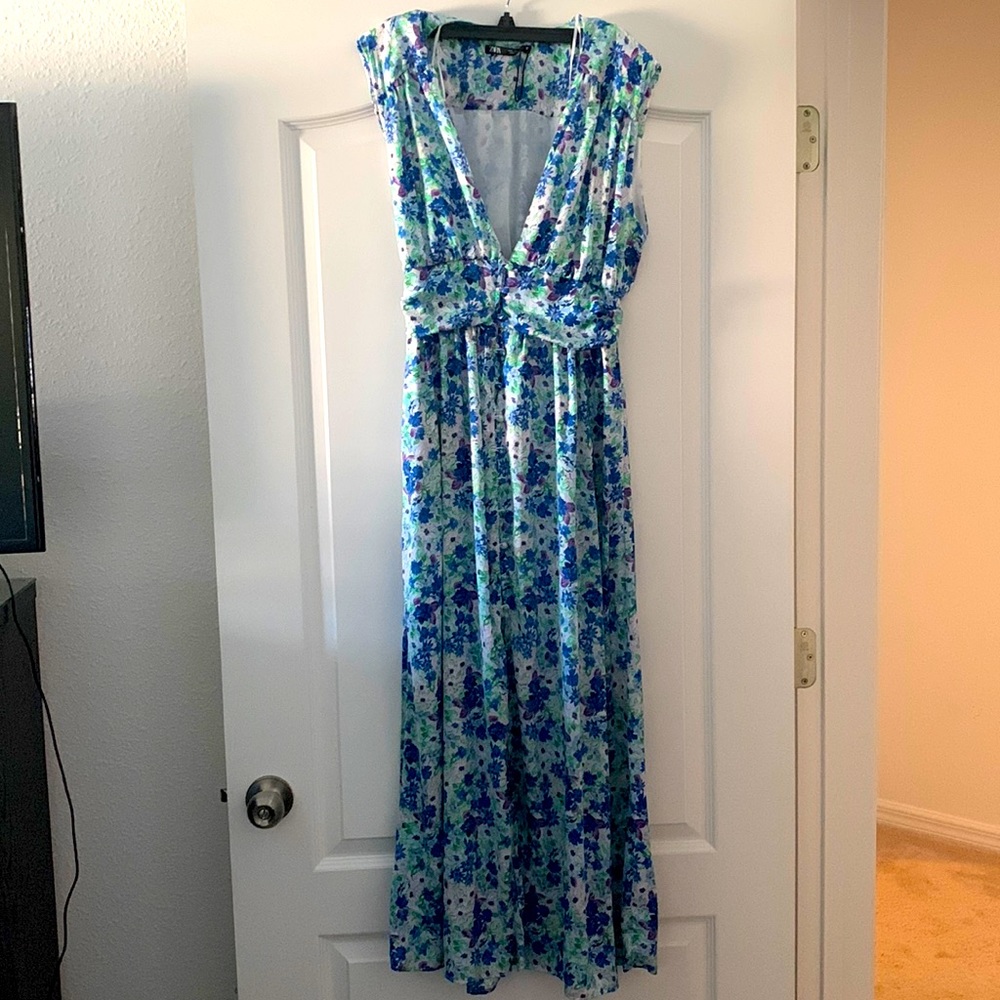 NWOT Beautiful Zara Midi Dress